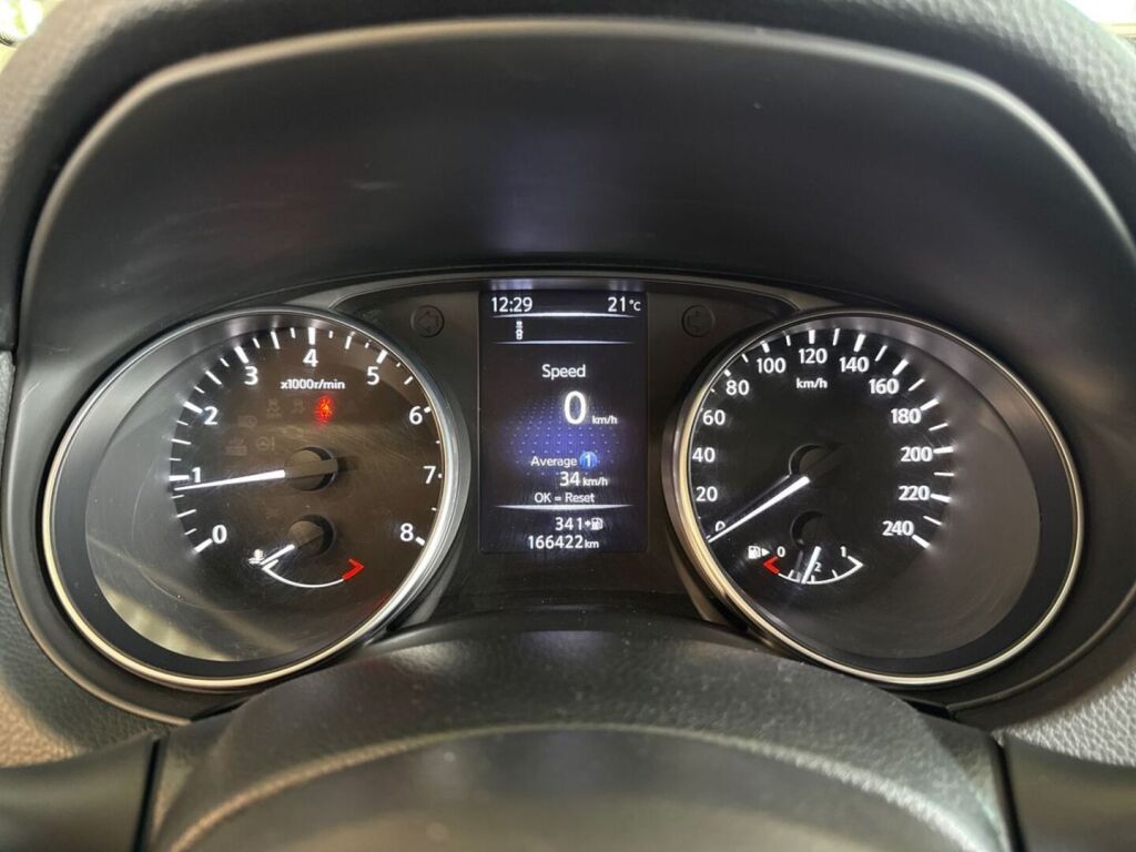 Nissan Qashqai 2018 Metallinhohto Harmaa