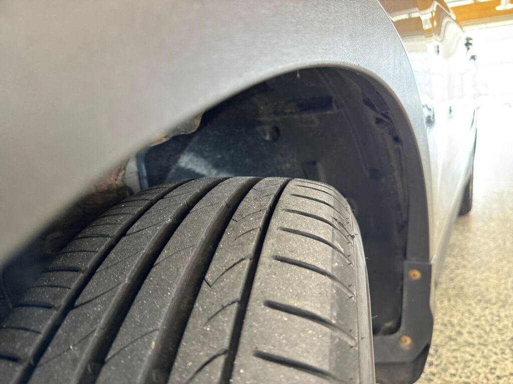 Nissan Qashqai 2018 Metallinhohto Harmaa
