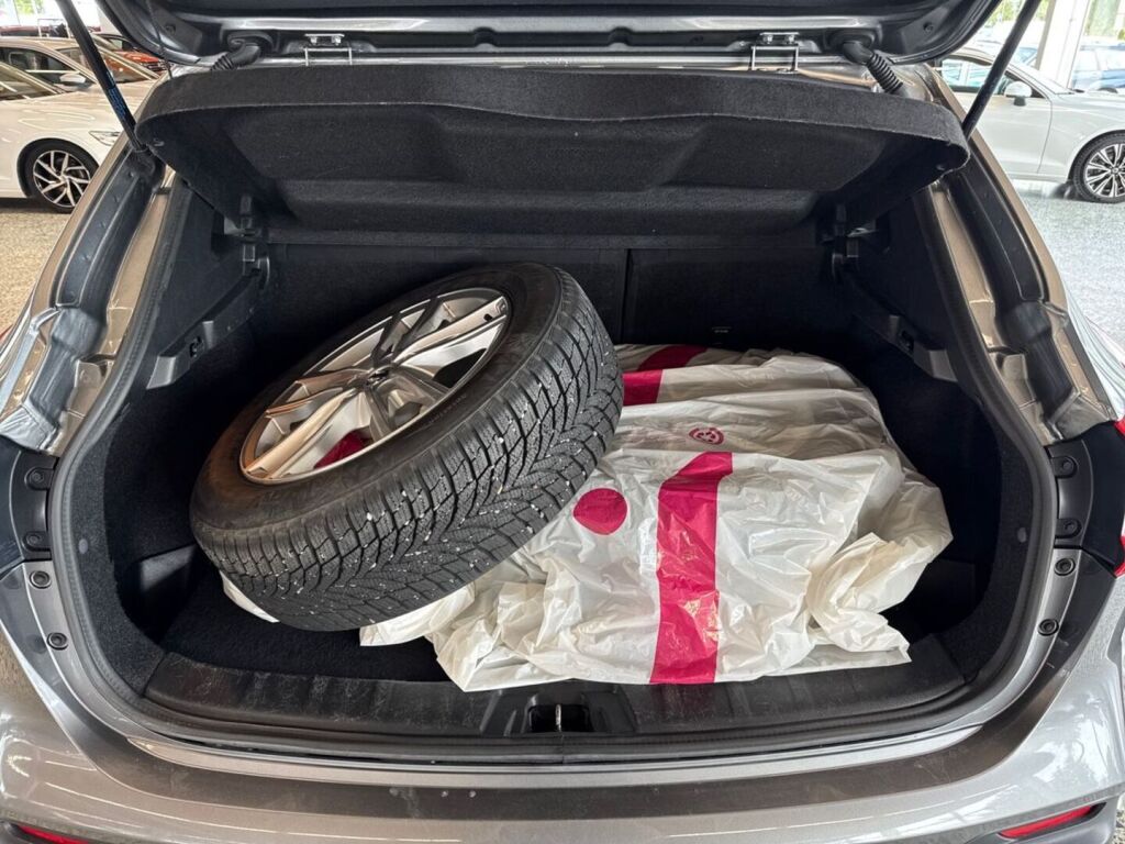 Nissan Qashqai 2018 Metallinhohto Harmaa