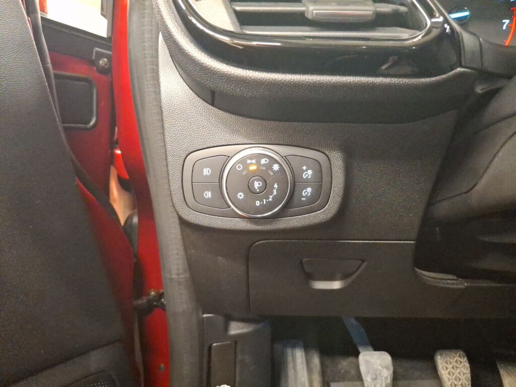 Ford Fiesta 2018 Punainen