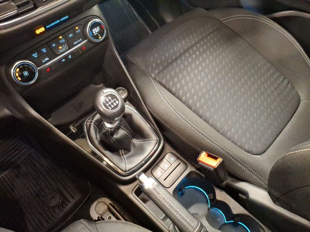 Ford Fiesta 2018 Punainen