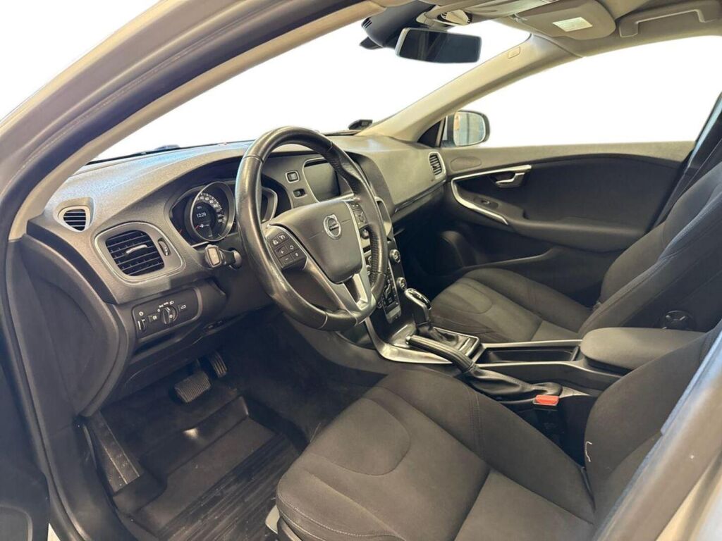 Volvo V40 2018 Harmaa