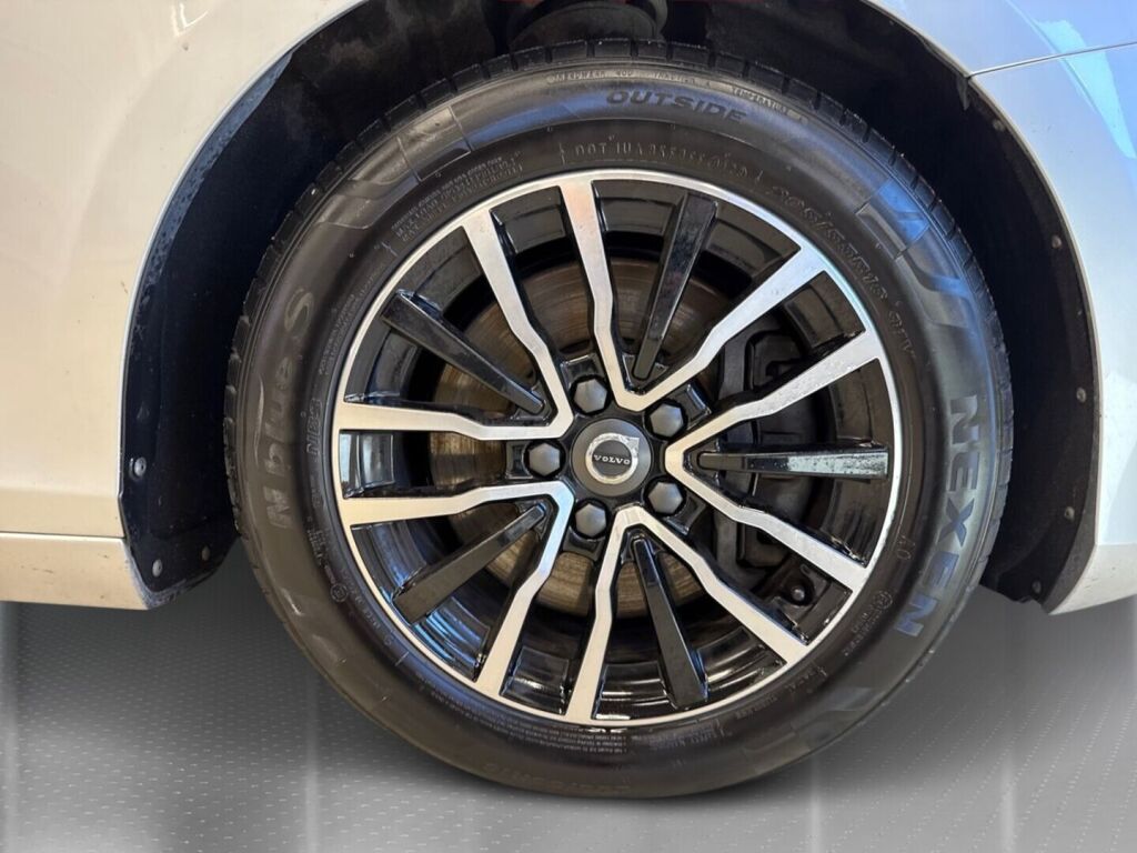 Volvo V40 2018 Harmaa