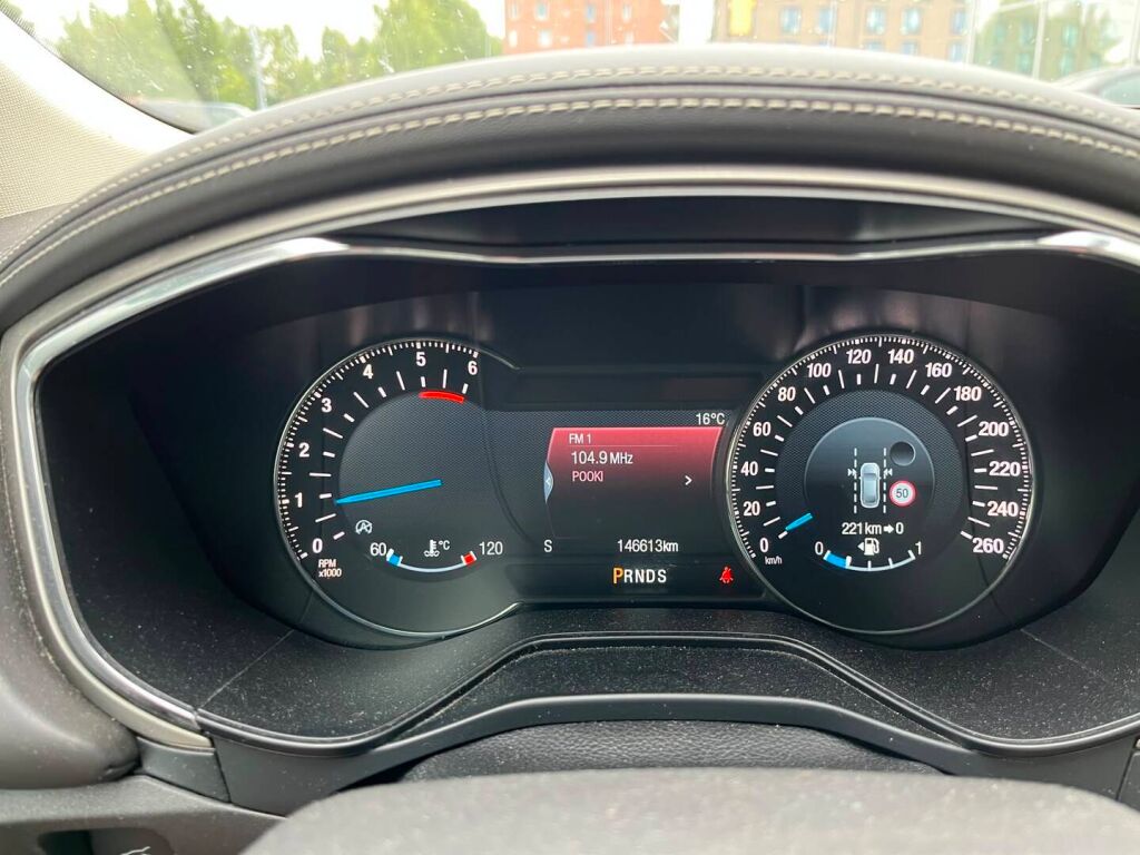 Ford Mondeo Vignale 2018 Valkoinen