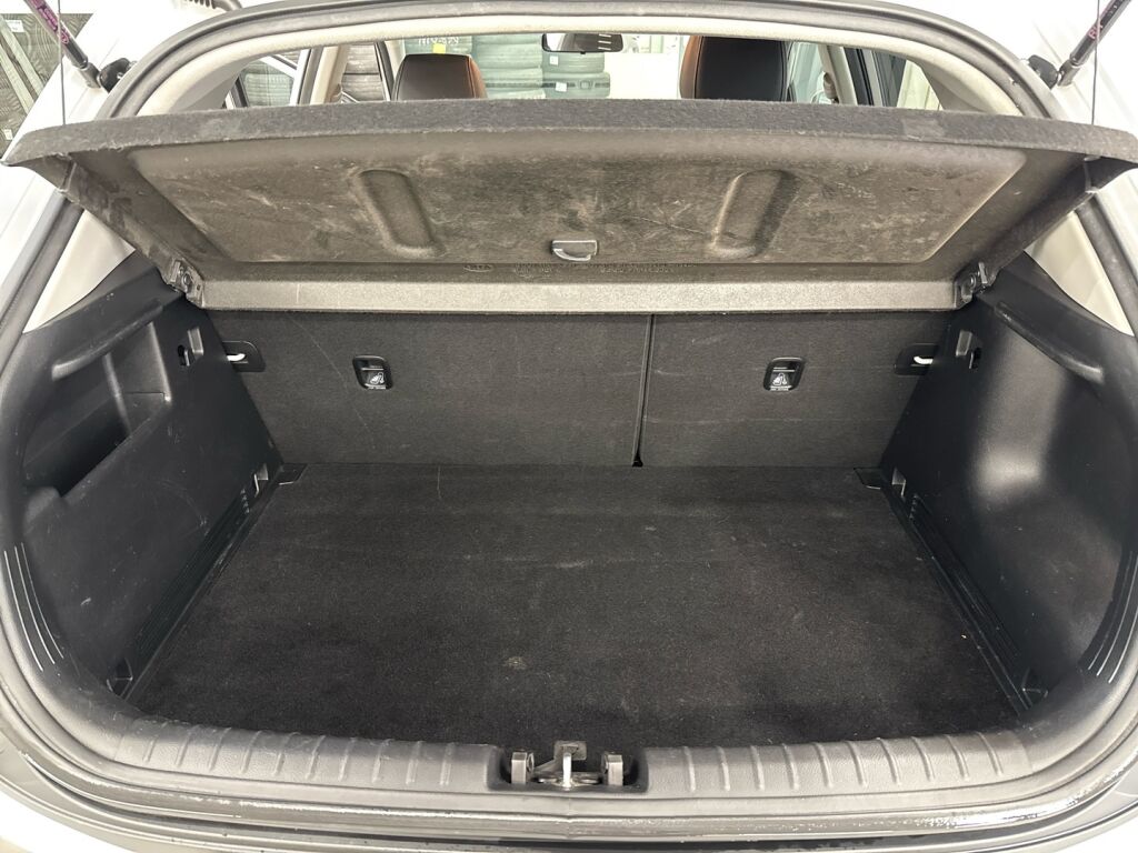 Kia Stonic 2018 Harmaa