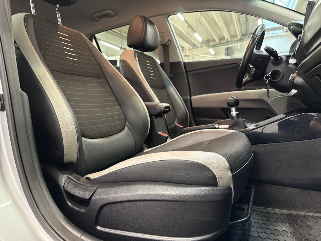 Kia Stonic 2018 Harmaa