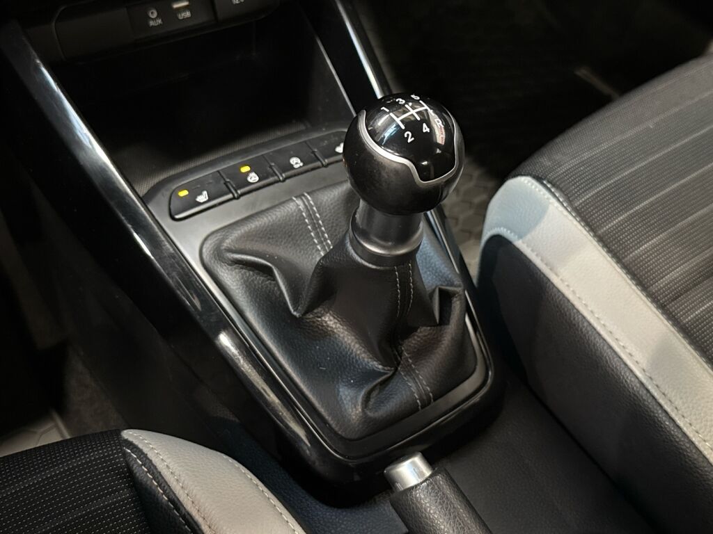 Kia Stonic 2018 Harmaa