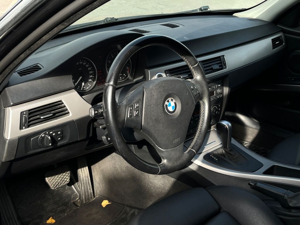 BMW 325 2006 Musta