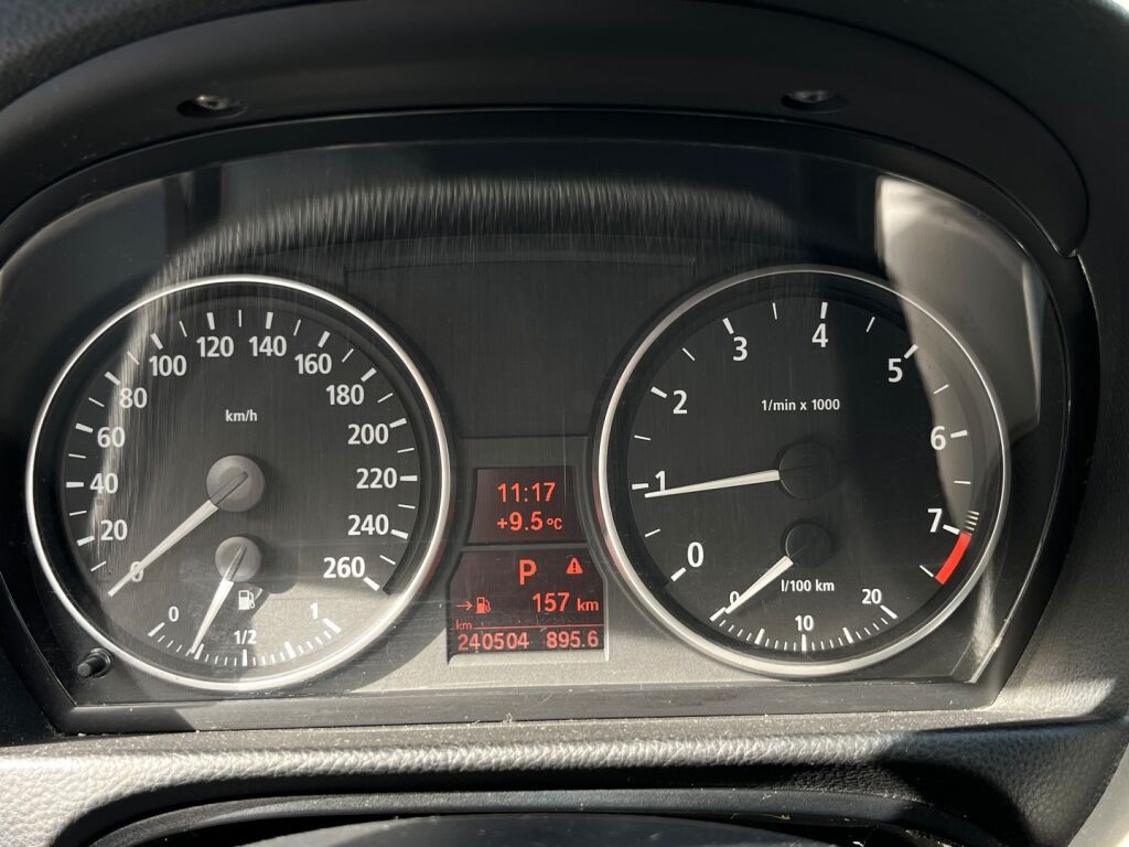 BMW 325 2006 Musta