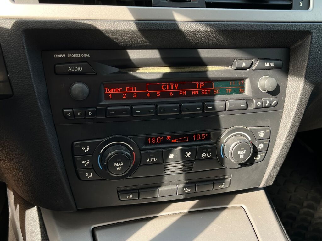BMW 325 2006 Musta