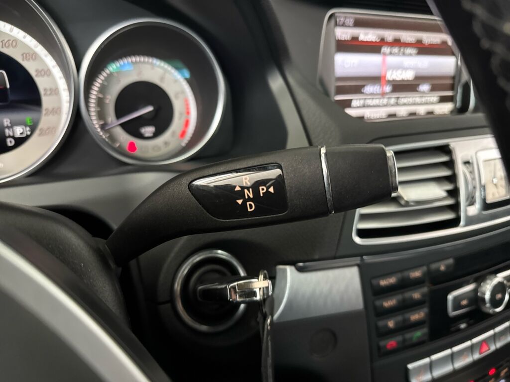 Mercedes-Benz E 2014 Valkoinen