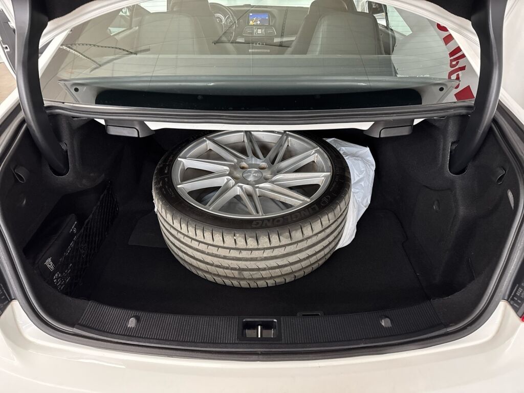 Mercedes-Benz E 2014 Valkoinen