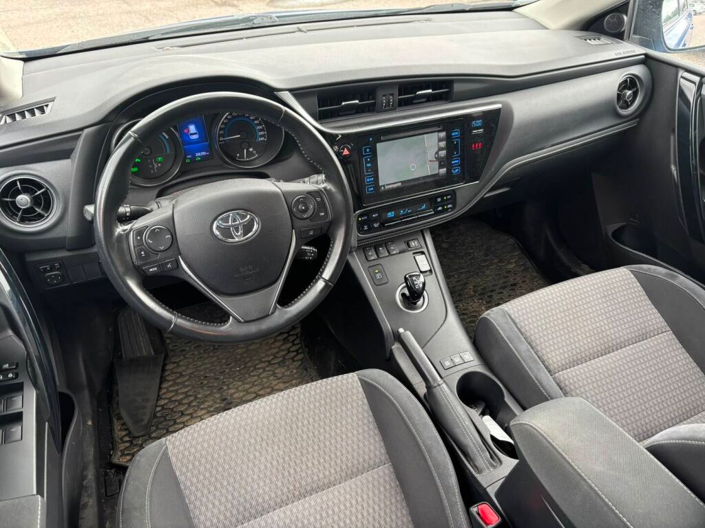 Toyota Auris 2018 Sininen