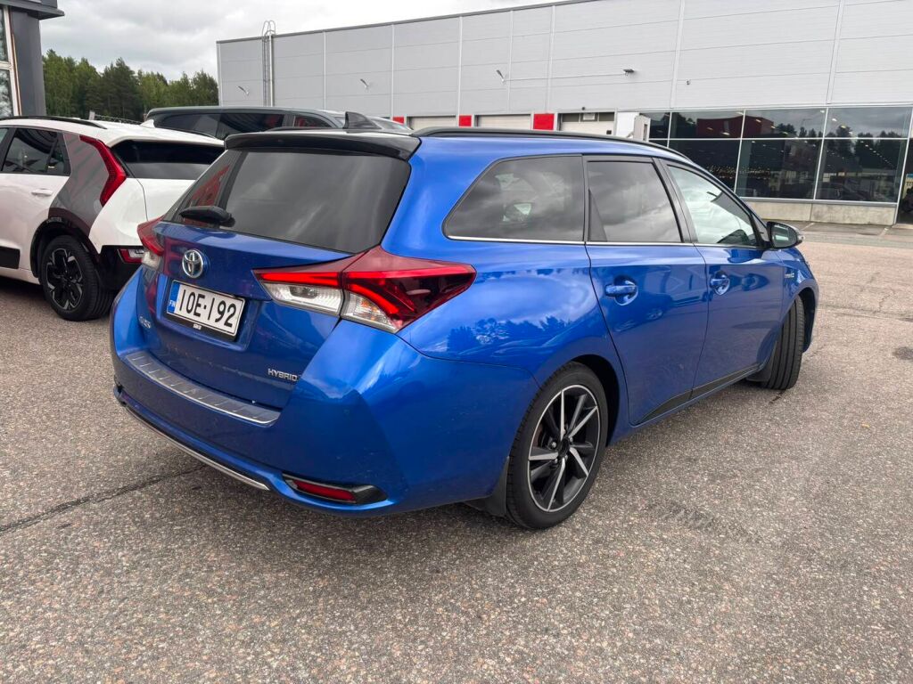 Toyota Auris 2018 Sininen
