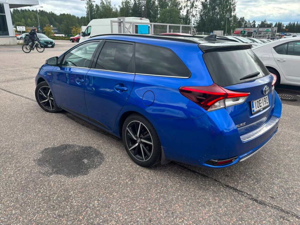 Toyota Auris 2018 Sininen