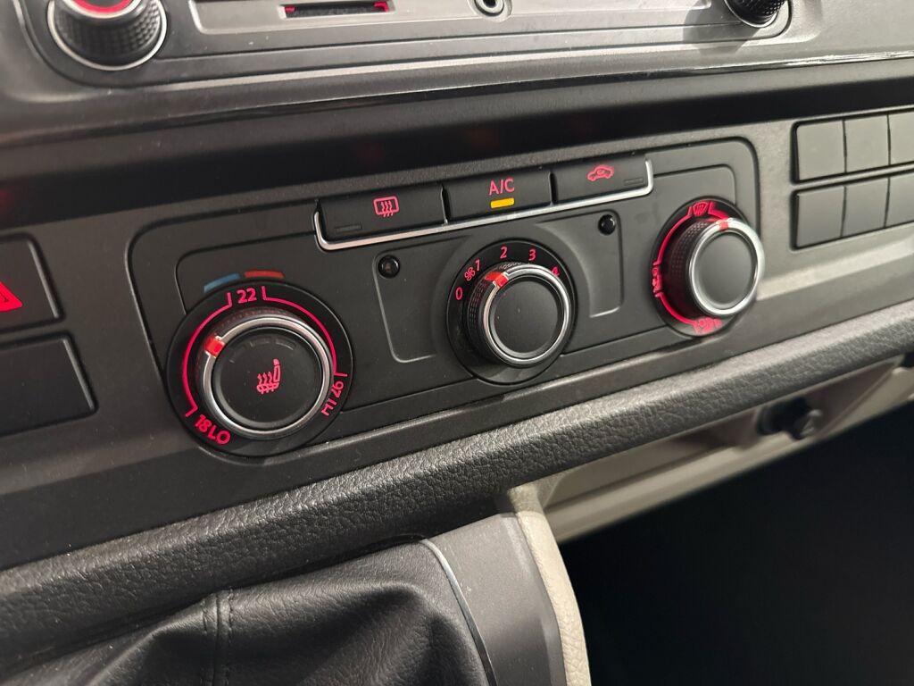 Volkswagen Transporter 2018 Valkoinen