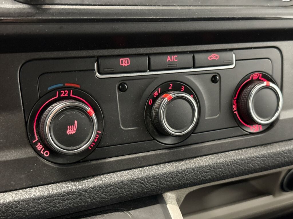 Volkswagen Transporter 2018 Valkoinen