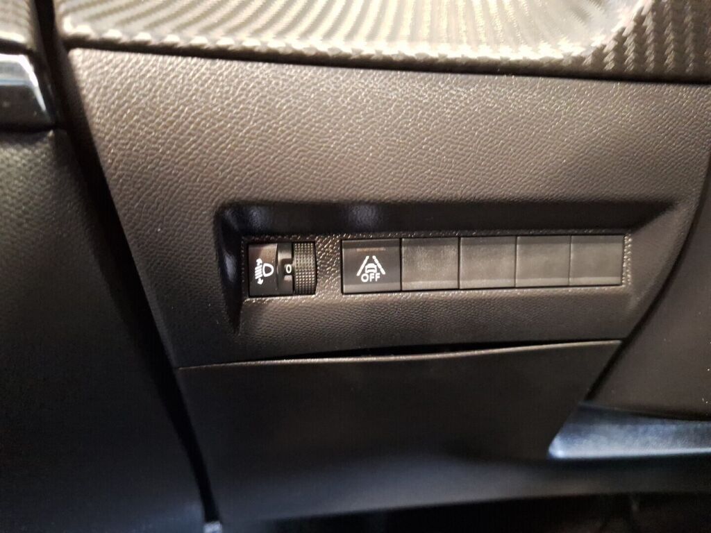 Peugeot 208 2020 Valkoinen