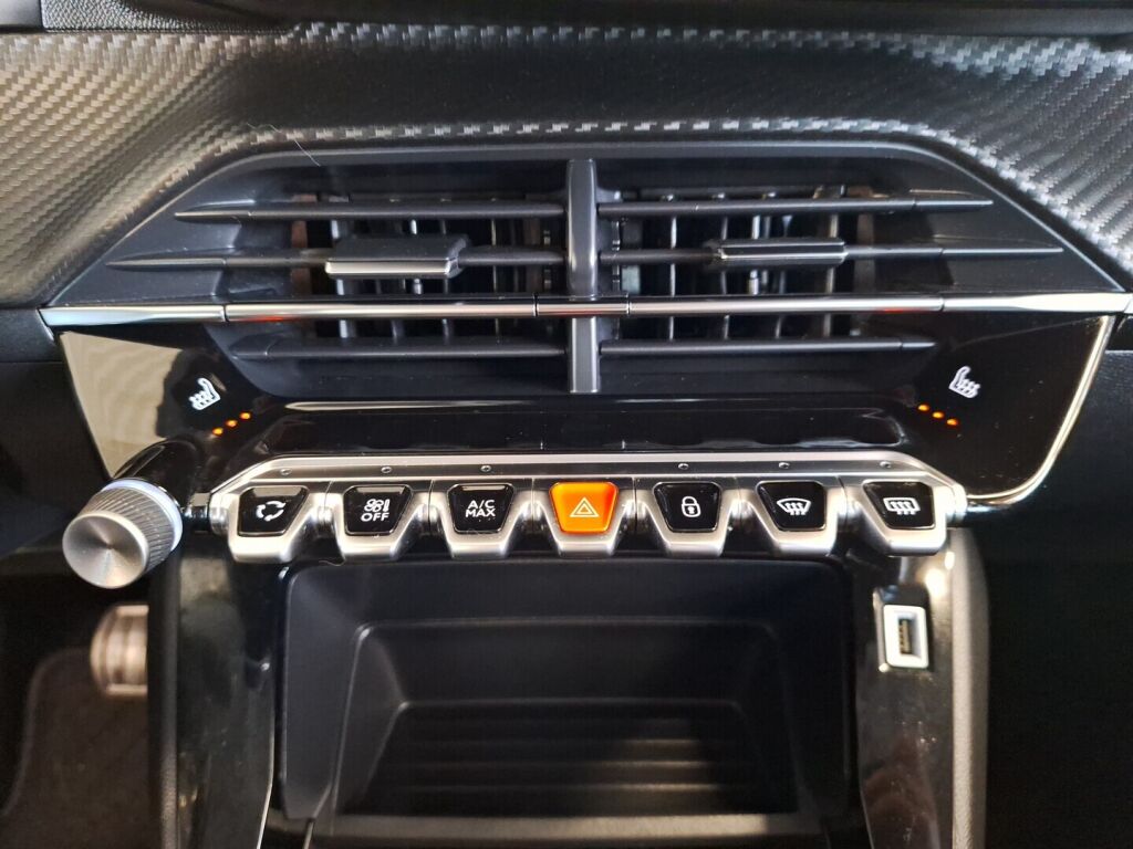 Peugeot 208 2020 Valkoinen