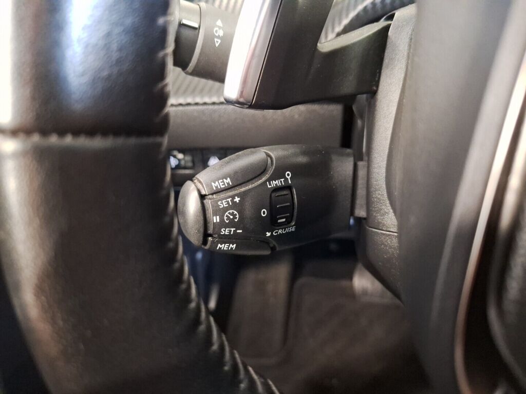 Peugeot 208 2020 Valkoinen