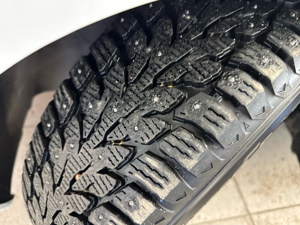 Peugeot 208 2018 Valkoinen