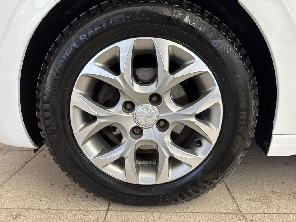 Peugeot 208 2018 Valkoinen