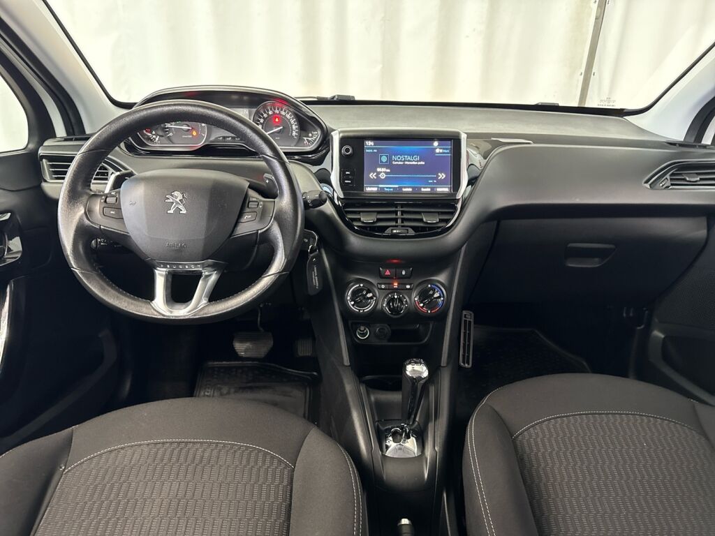 Peugeot 208 2018 Valkoinen