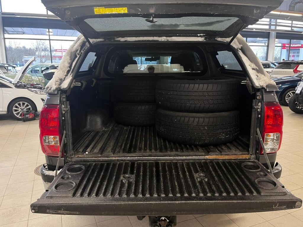 Toyota Hilux 2018 Met. Harmaa