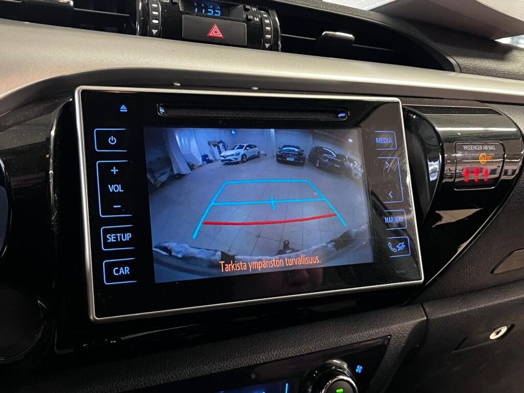Toyota Hilux 2018 Met. Harmaa