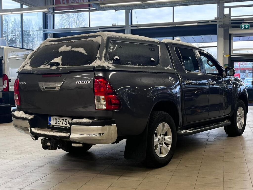 Toyota Hilux 2018 Met. Harmaa