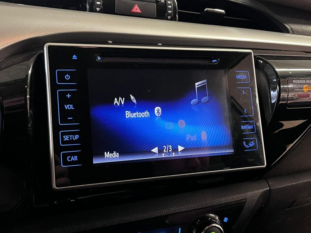 Toyota Hilux 2018 Met. Harmaa