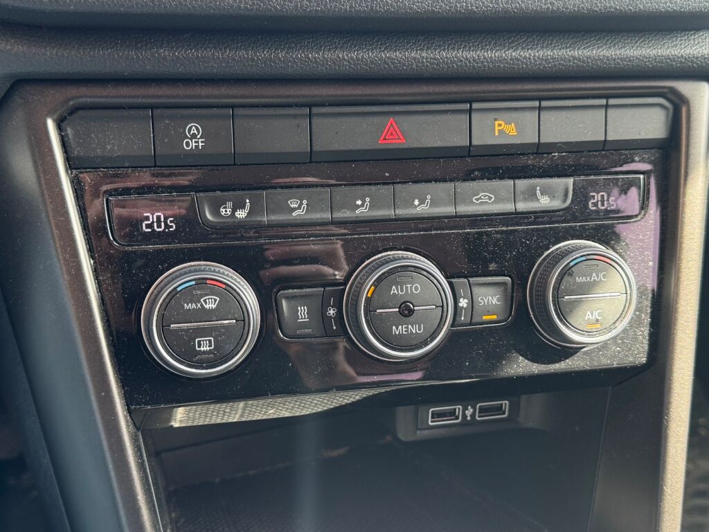 Volkswagen T-Roc 2018 Ruskea (beige)