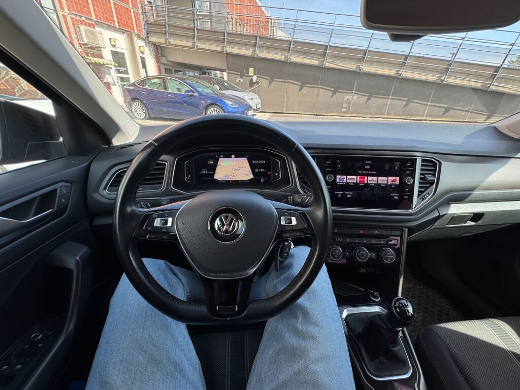 Volkswagen T-Roc 2018 Ruskea (beige)