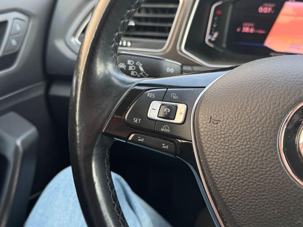 Volkswagen T-Roc 2018 Ruskea (beige)