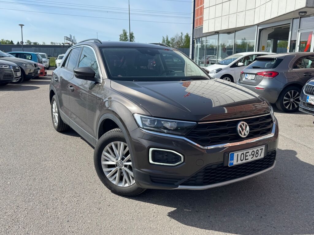 Volkswagen T-Roc 2018 Ruskea (beige)
