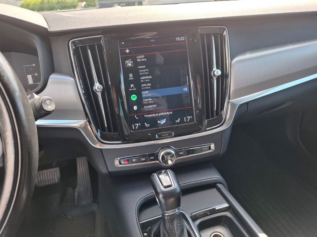 Volvo V90 2018 Musta