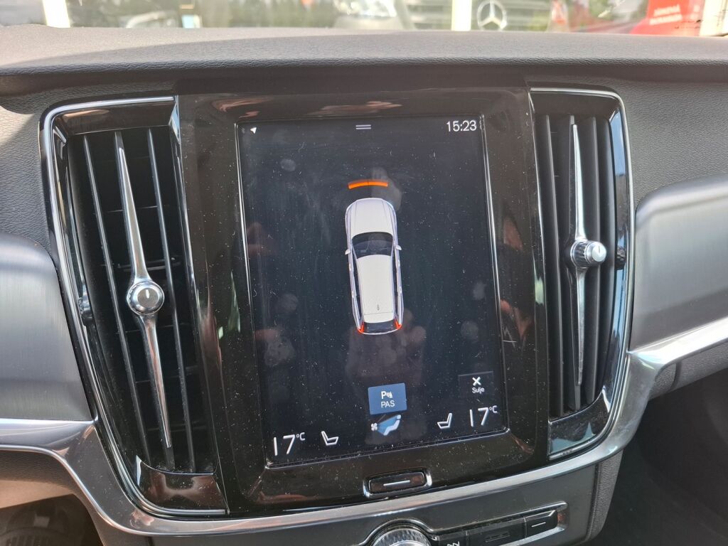 Volvo V90 2018 Musta