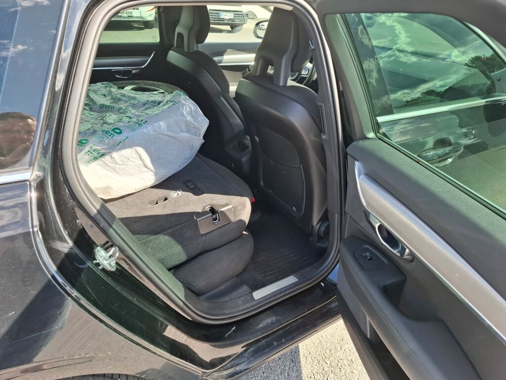 Volvo V90 2018 Musta