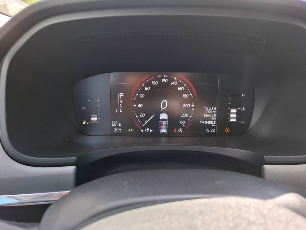 Volvo V90 2018 Musta