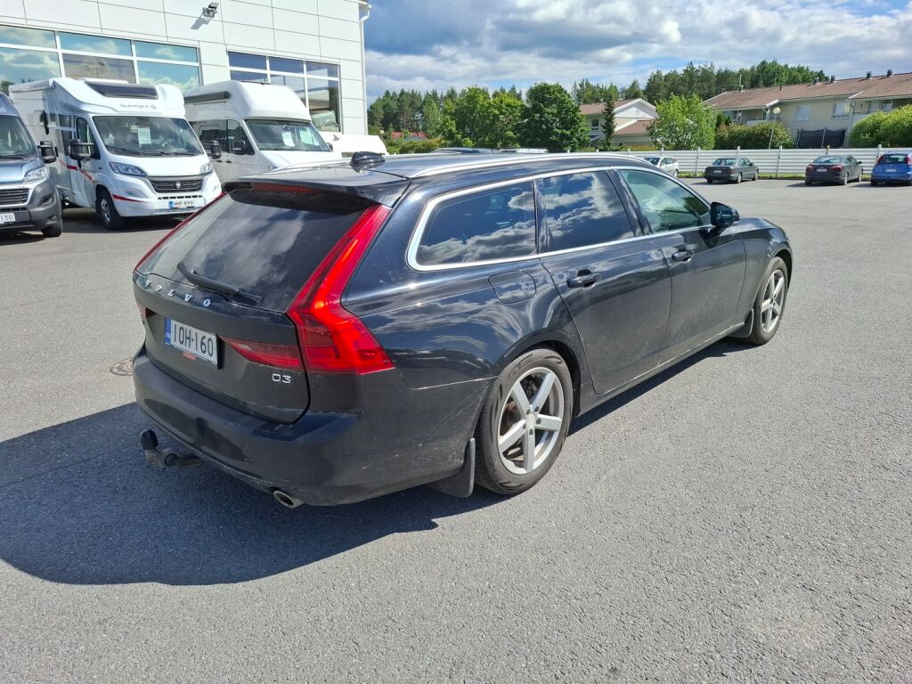 Volvo V90 2018 Musta