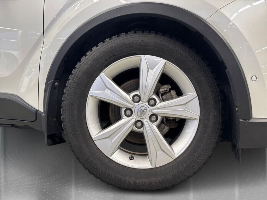Toyota C-HR 2018 Valkoinen