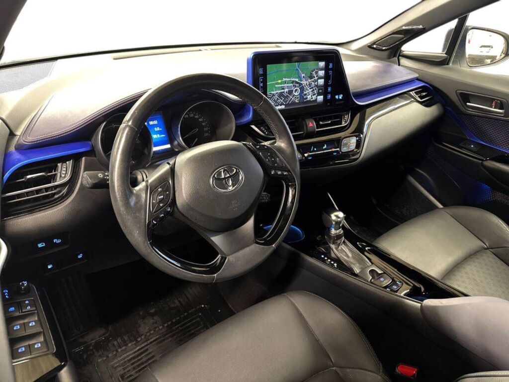 Toyota C-HR 2018 Valkoinen