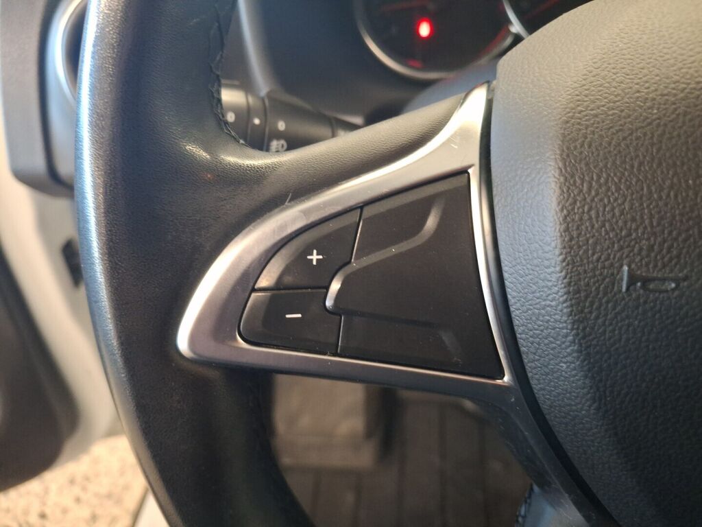 Dacia Sandero 2018 Valkoinen