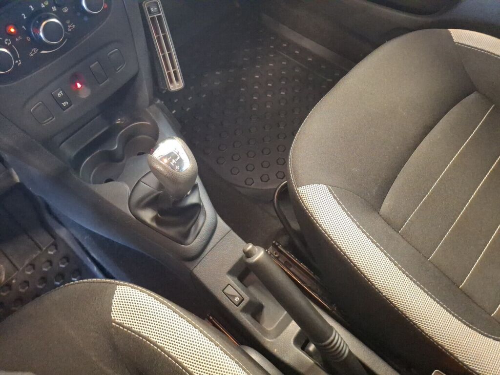 Dacia Sandero 2018 Valkoinen