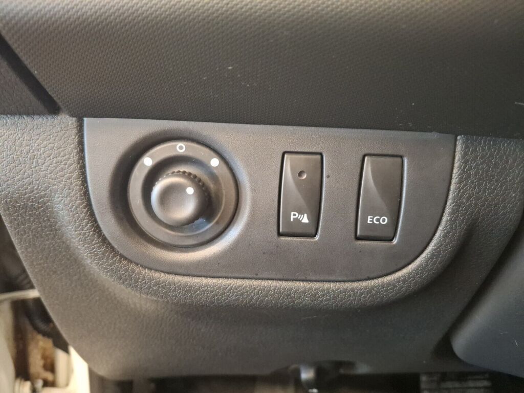 Dacia Sandero 2018 Valkoinen