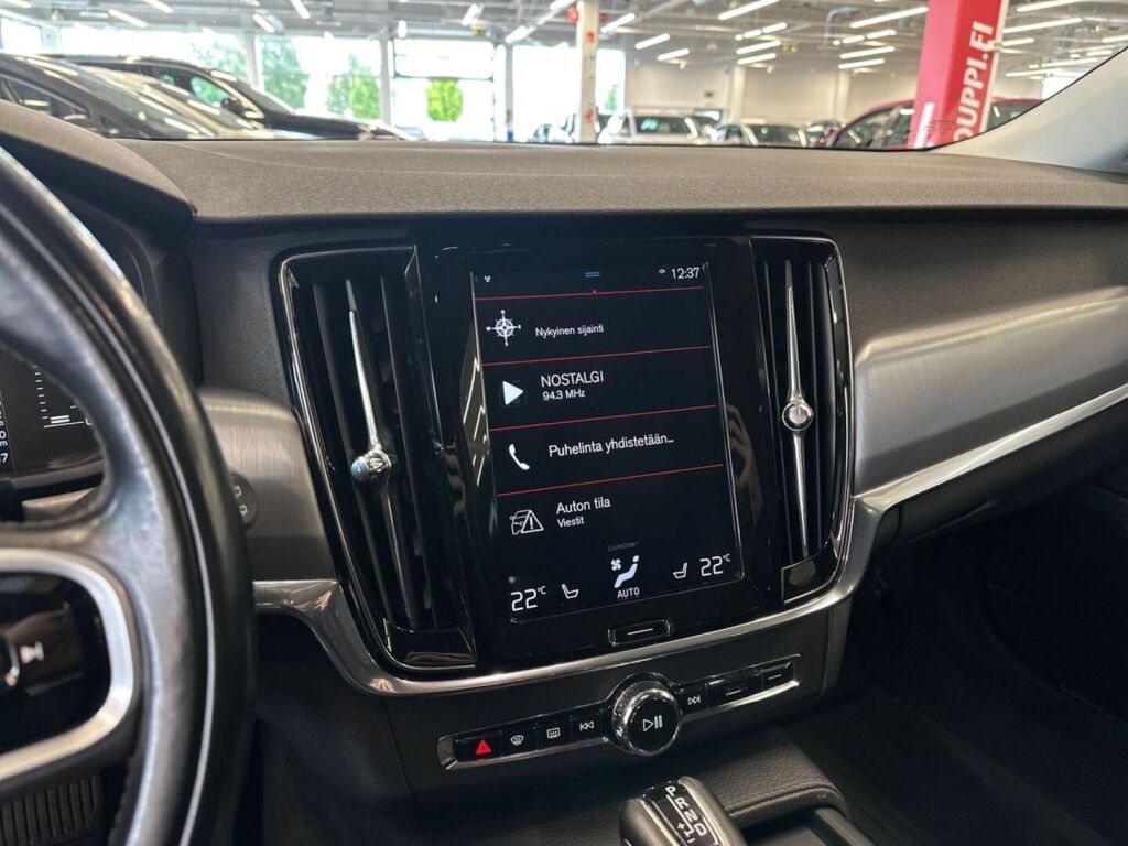 Volvo V90 2018 Musta