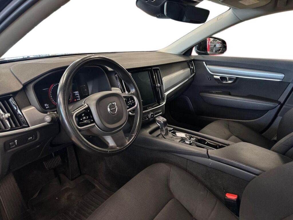 Volvo V90 2018 Musta