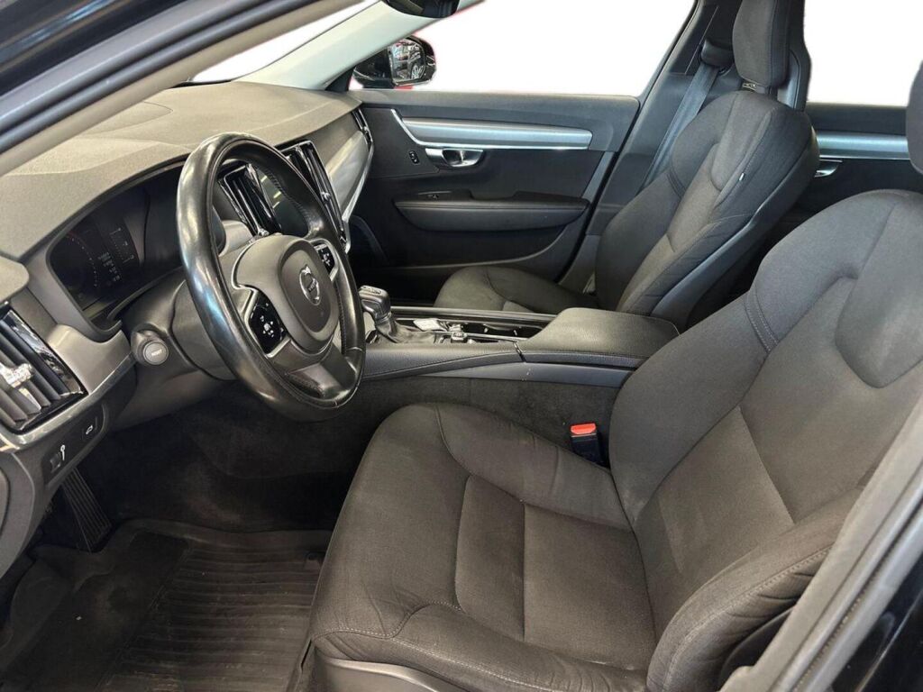 Volvo V90 2018 Musta