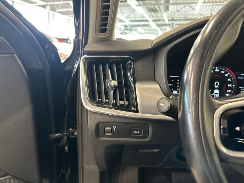 Volvo V90 2018 Musta
