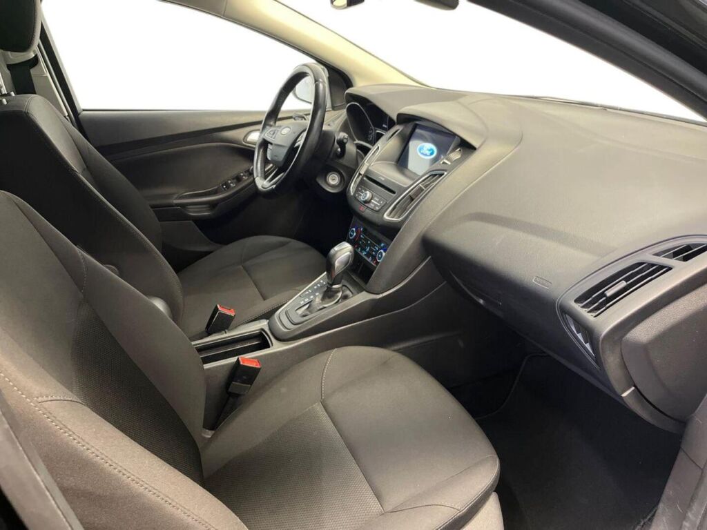 Ford Focus 2018 Musta